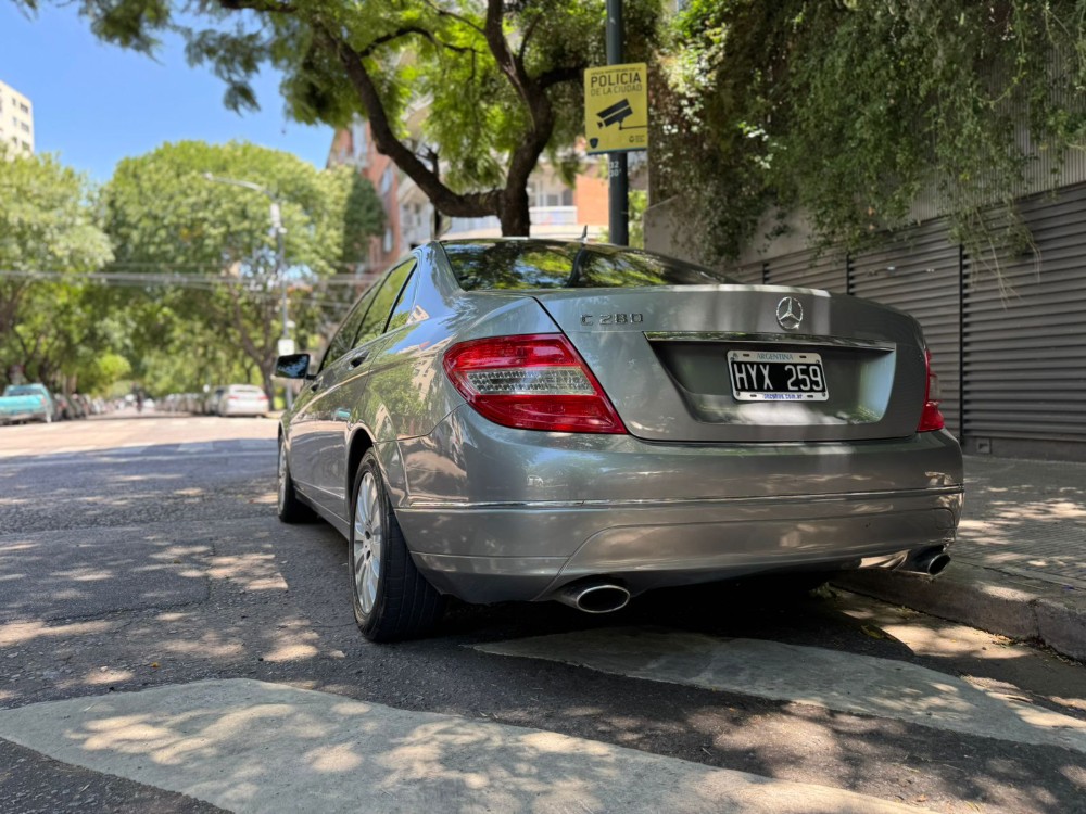 Mercedes-Benz C-Class Elegance — foto 4